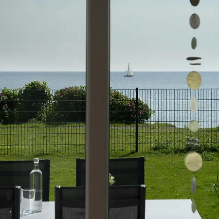 Strandhus * Sutel